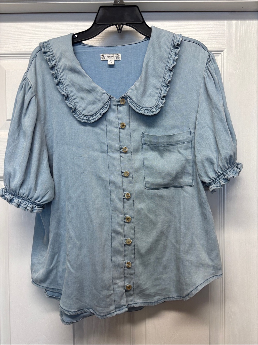 Easel Denim Light Blue Ruffle Collar Button-Front Lightweight Top Medium